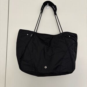 lululemon athletica Black Snap Large 28L Women's Tote Bag
